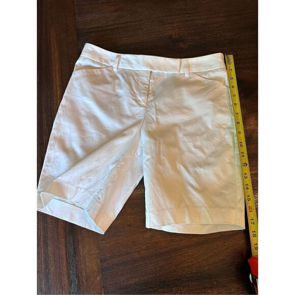 Express design studio Editor shorts in white - Picture 1 of 9